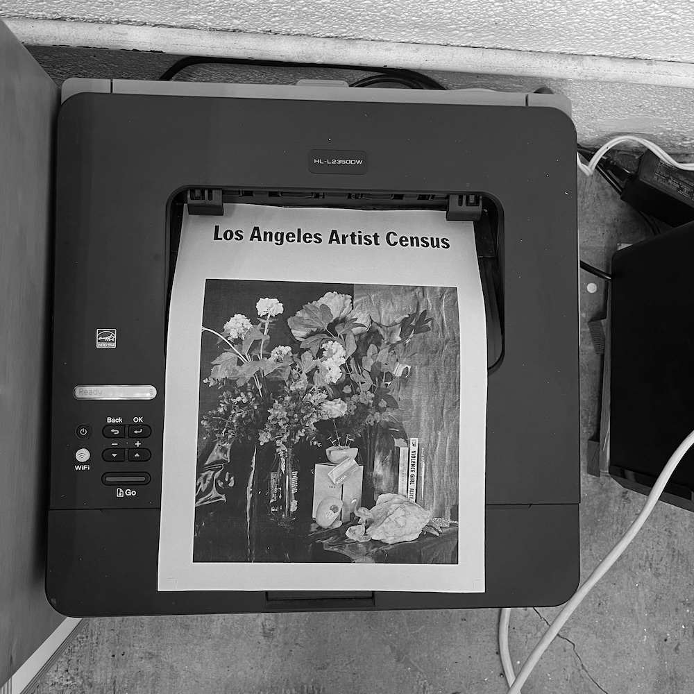 Imagen de la publicación del censo de artistas de Los Ángeles impresa en una impresora doméstica